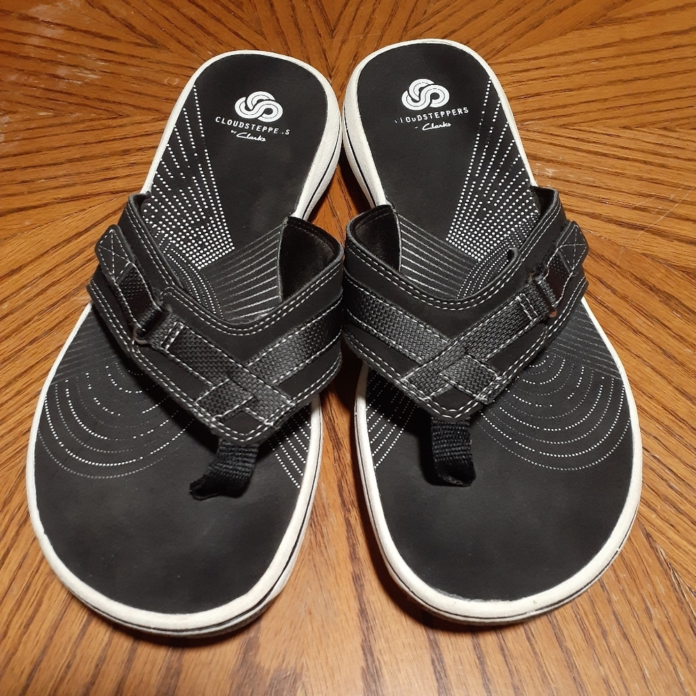 Women's Clarks Flip Flops Black, size 9